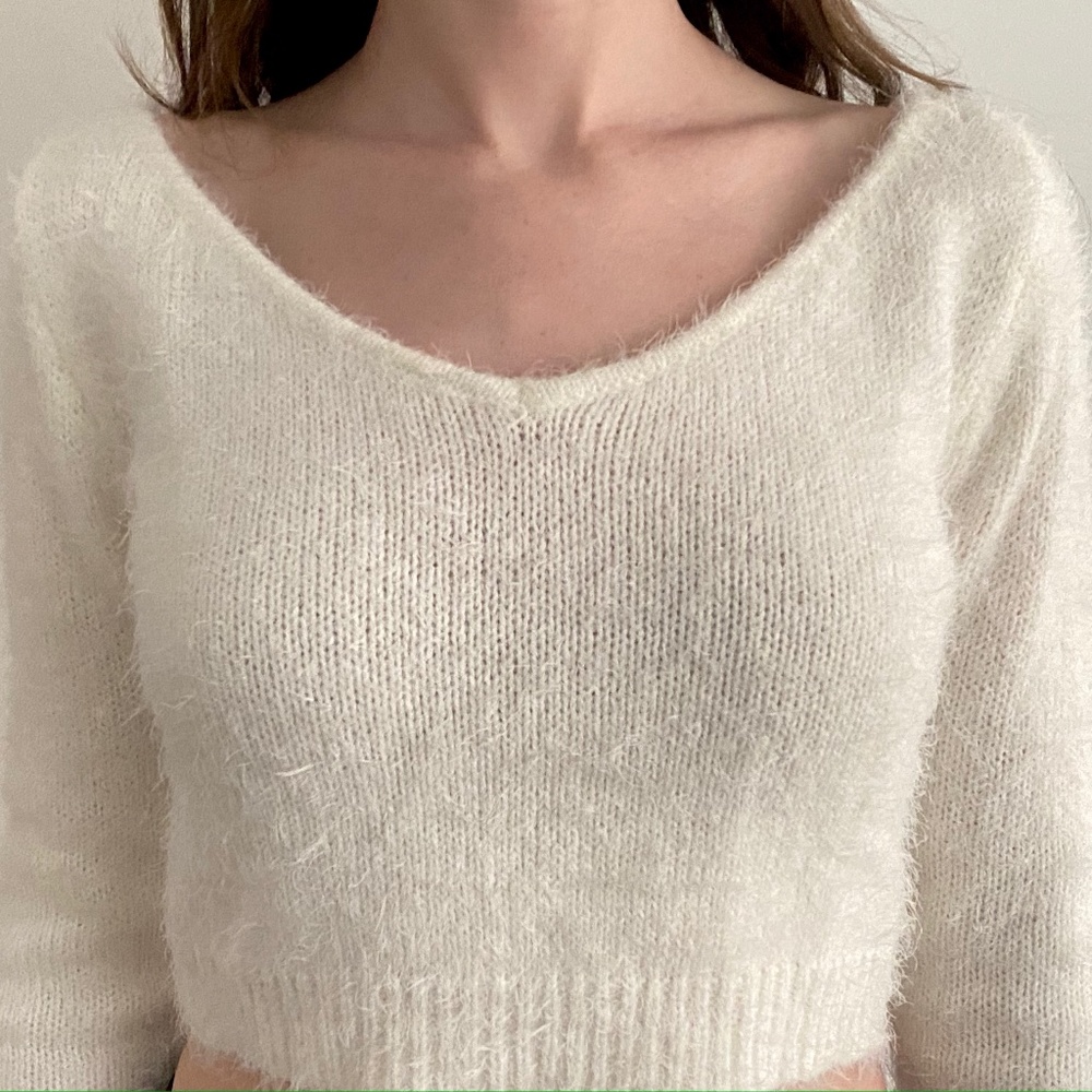 Cropped long sleeve fluffy top